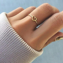 Load image into Gallery viewer, Simple Gold Color Heart Ring