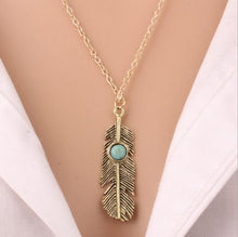 Load image into Gallery viewer, Two Leaves  Necklace