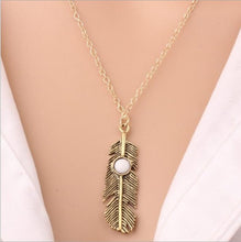 Load image into Gallery viewer, Two Leaves  Necklace