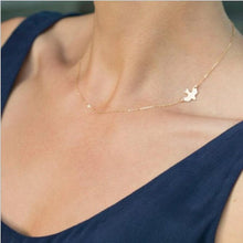 Load image into Gallery viewer, Two Leaves  Necklace