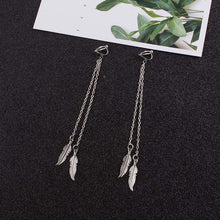 Load image into Gallery viewer, Long chain  Clip Earrings