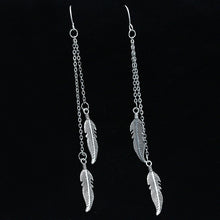 Load image into Gallery viewer, Long chain  Clip Earrings