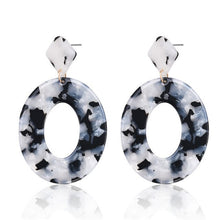 Load image into Gallery viewer, Oval  Earrings