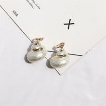 Load image into Gallery viewer, Natural Shell  Earrings